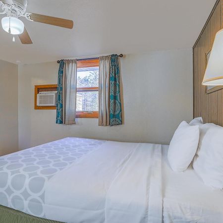 Love Hotels Silver Street By Oyo At Hurley Wi Bagian luar foto