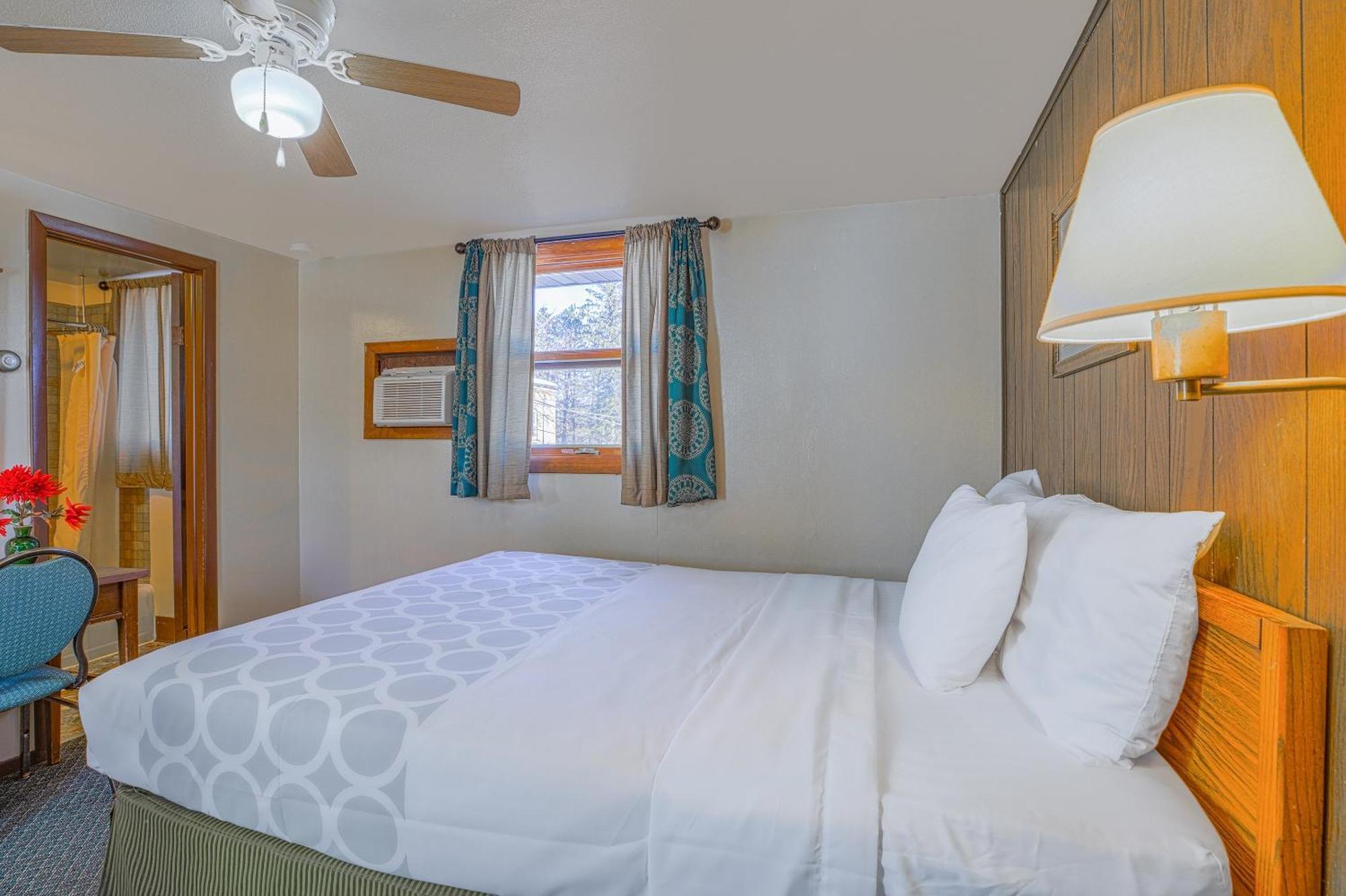 Love Hotels Silver Street By Oyo At Hurley Wi Bagian luar foto