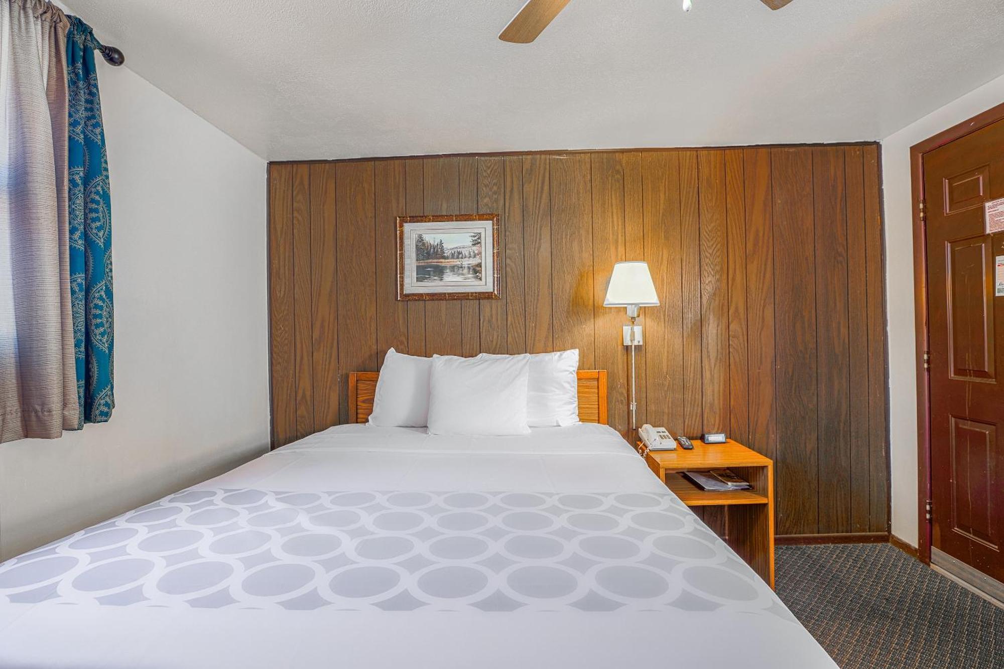 Love Hotels Silver Street By Oyo At Hurley Wi Bagian luar foto