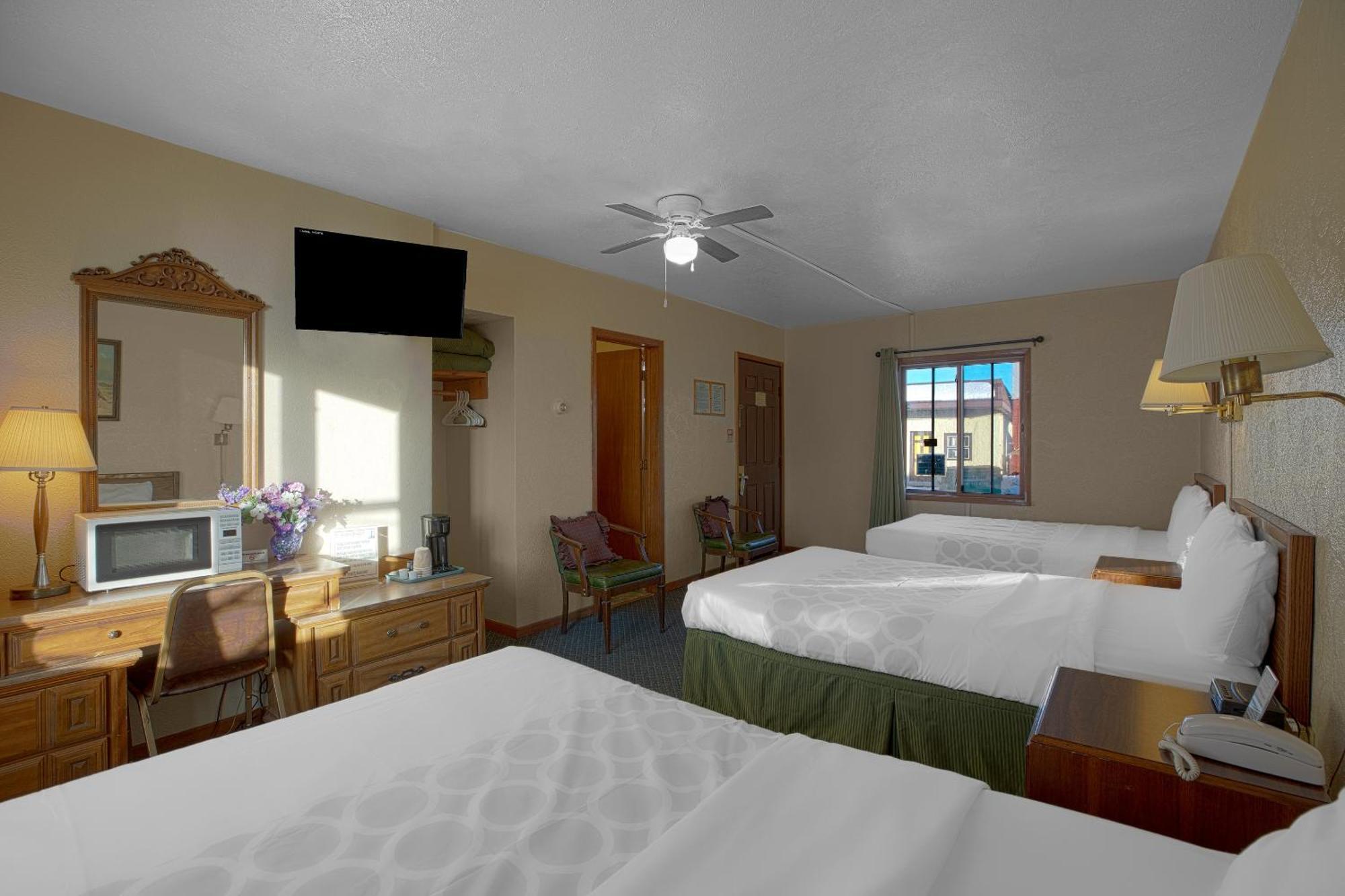Love Hotels Silver Street By Oyo At Hurley Wi Bagian luar foto