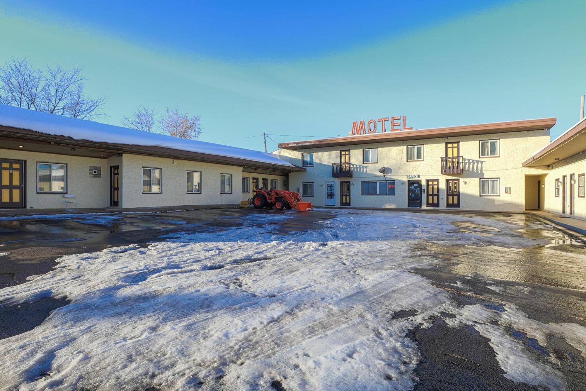 Love Hotels Silver Street By Oyo At Hurley Wi Bagian luar foto