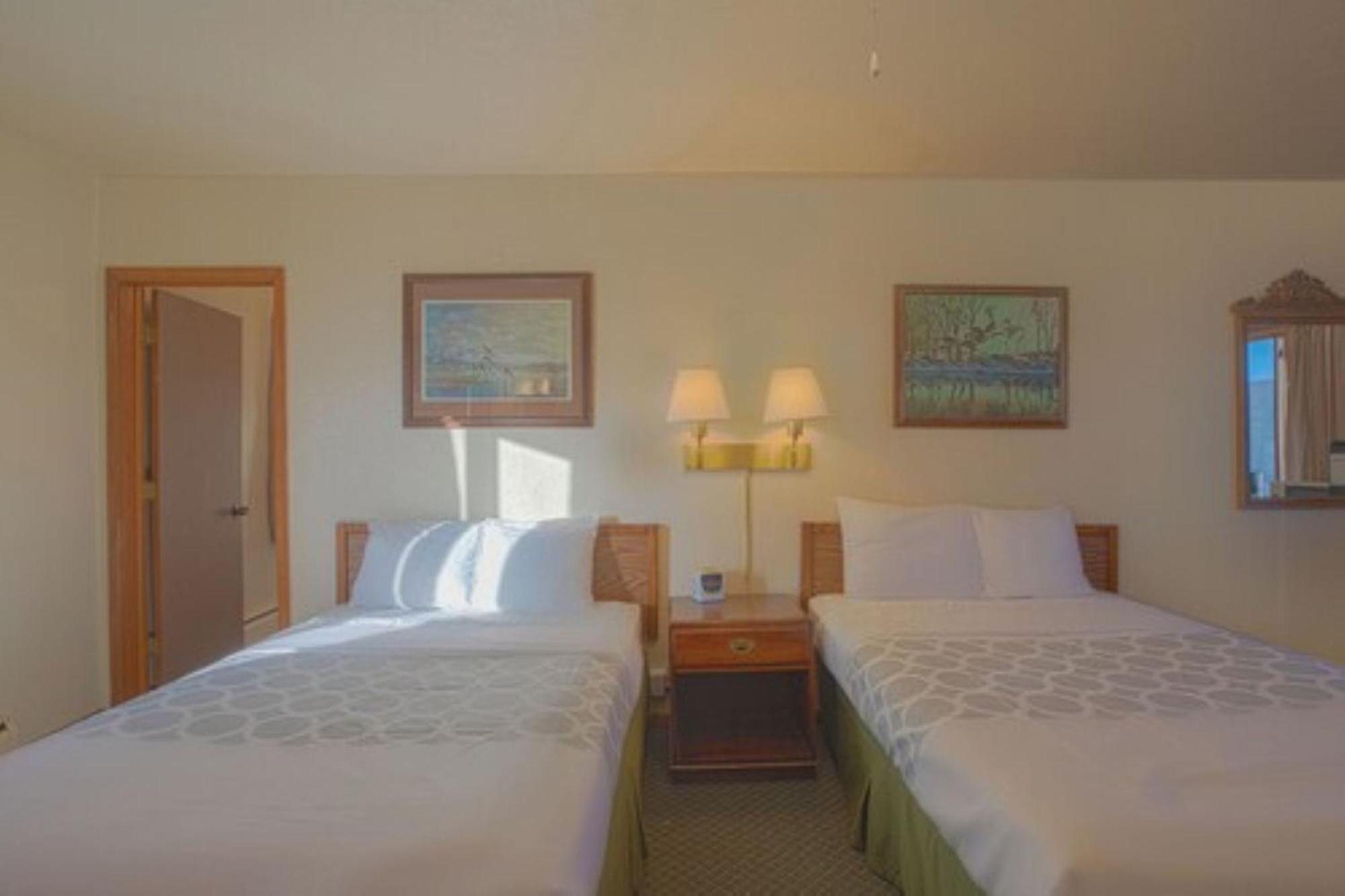 Love Hotels Silver Street By Oyo At Hurley Wi Bagian luar foto