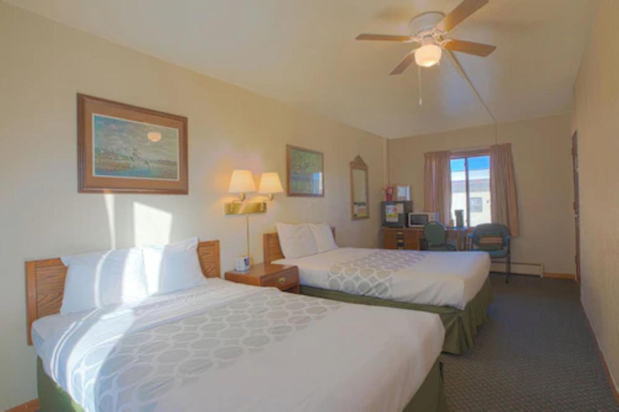 Love Hotels Silver Street By Oyo At Hurley Wi Bagian luar foto